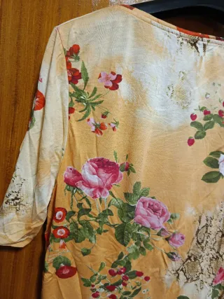 Blusa flores punto roma talla M