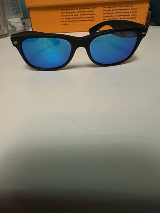 Gafas de sol Ray-Ban negras y azules