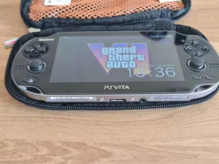 PS Vita OLED 128GB Edizione Call of Duty