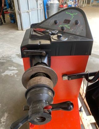 Equilibradora Ruedas FALCOM U 217 SA