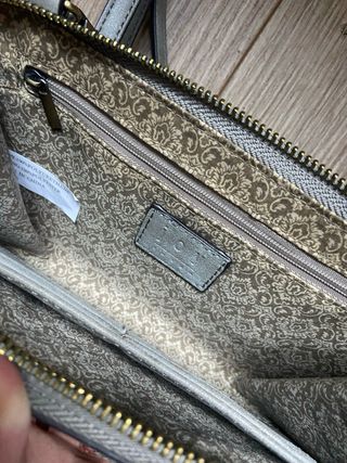 Bolso bandolera gris y beige