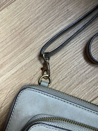 Bolso bandolera gris y beige