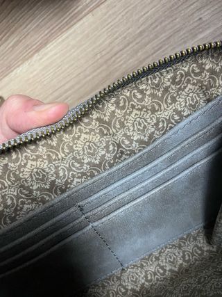 Bolso bandolera gris y beige