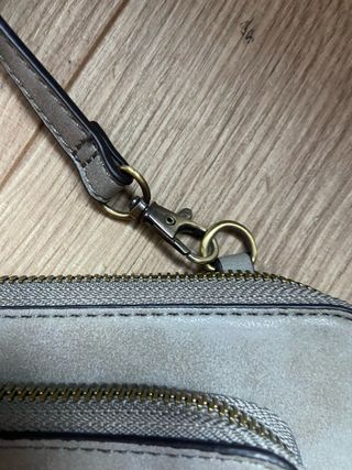 Bolso bandolera gris y beige