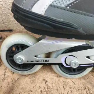 Patines Mujer talla 39 y protecciones, dos usos.