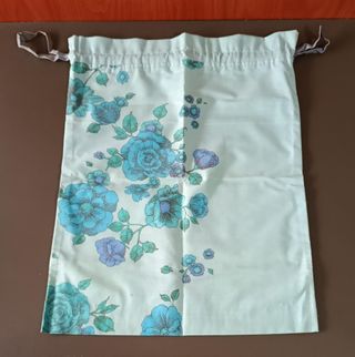 Saco/bolsa tela floral con cordón 38 x 48 cm