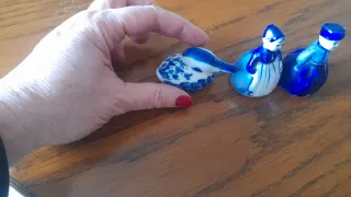 Campanillas y salero porcelana azul