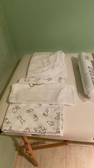 Cuna, Ropa 2 juegos sabas, Hamaca y Cambiador,...