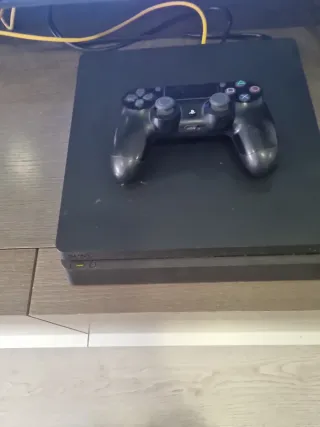 PlayStation 4 Pro  con el mando