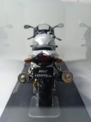 Maqueta MZ 1000S Escala 1:24