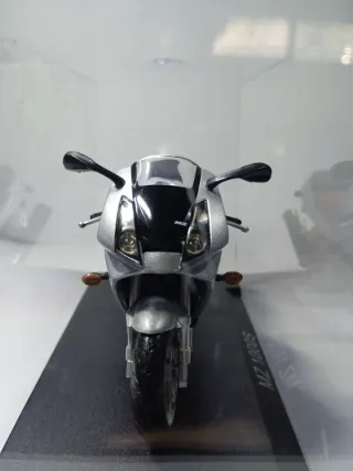 Maqueta MZ 1000S Escala 1:24