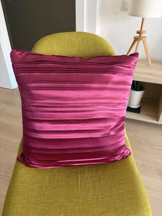 Funda cojín satinada Morada