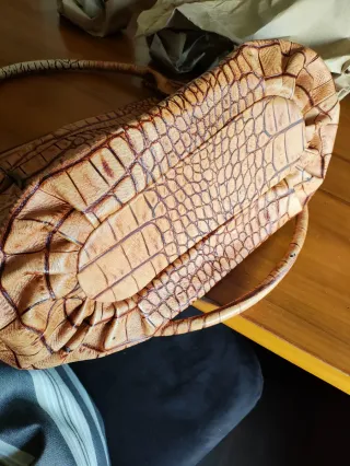 Bolso Cats Piel Imitación Beige, marrón, poco uso.