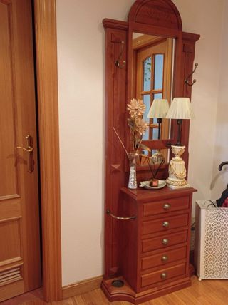 Recibidor de madera cerezo con espejo