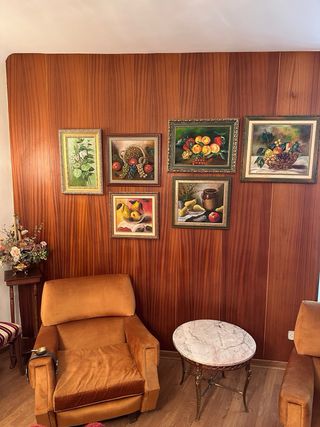 Mesa auxiliar mármol y sillones terciopelo