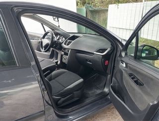 Peugeot 207 2006