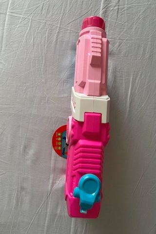 Pistola de agua rosa y azul