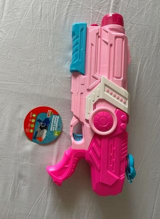 Pistola de agua rosa y azul