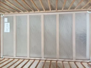 Cuna de madera para bebé