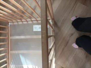 Cuna de madera para bebé