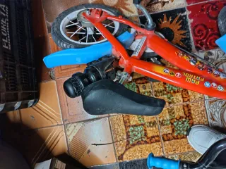 Bicicleta infantil Paw Patrol roja