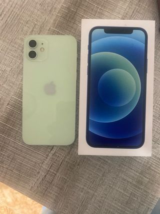 iPhone 12 verde chiaro