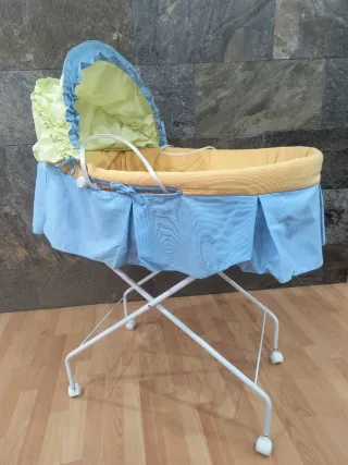 Cuna capazo para bebé con soporte y ruedas