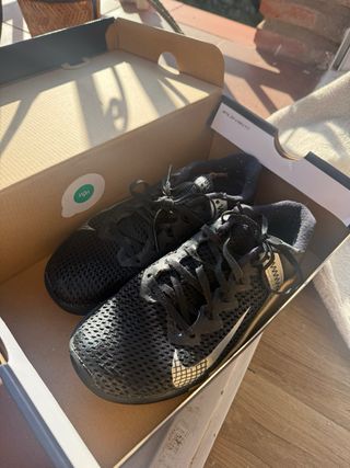 Nike Metcon negras y plateadas