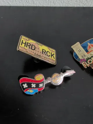 Pins originales hard rock ciudades