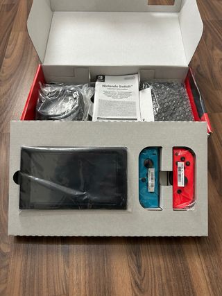 Nintendo Switch V2 con accessori e scatola originale