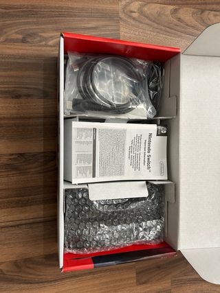 Nintendo Switch V2 con accessori e scatola originale