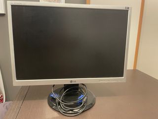 Monitor LG Flatron Plata