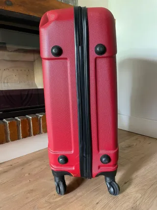 Maleta Ellehamer Roja con Ruedas