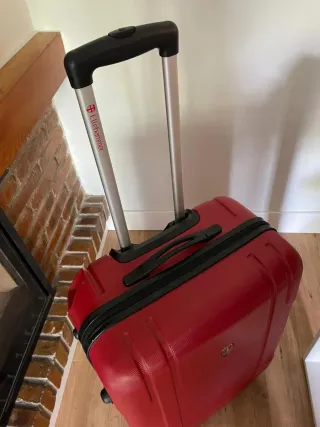 Maleta Ellehamer Roja con Ruedas