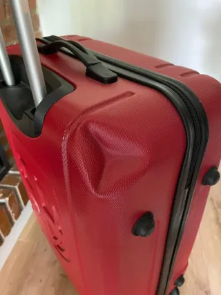 Maleta Ellehamer Roja con Ruedas