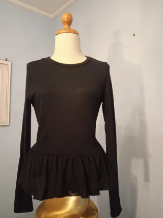 Maglietta nera con volant