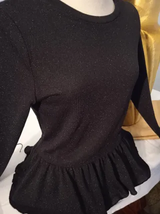 Maglietta nera con volant