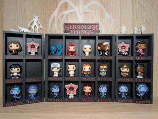 Expositor Stranger Things GLOW - Propio
