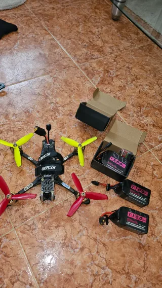 Drone FPV Digital HD GEPRC + Baterías