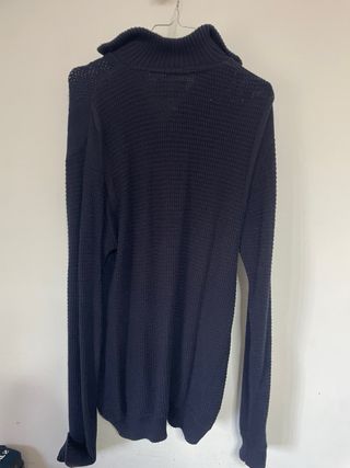 Jersey azul con cremallera marca Roberto Torreta