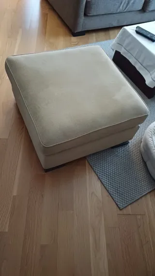 Puff cuadrado beige tela