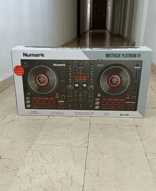 Numark Mixtrack Platinum FX DJ Controller