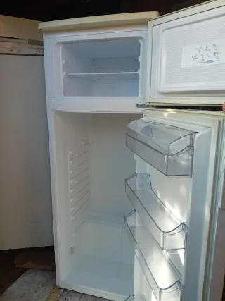 Nevera blanca marca teca