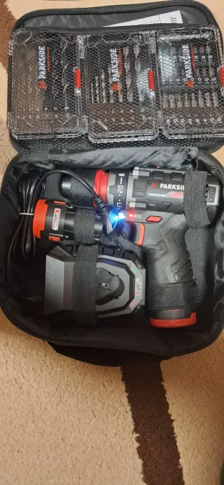 Taladro Parkside Performance 12V con accesorios