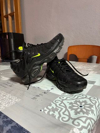 Nike TN Negras y Verdes