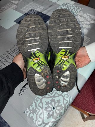 Nike TN Negras y Verdes