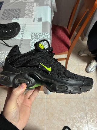 Nike TN Negras y Verdes