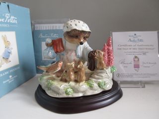 Rara Statuetta Beatrix Potter Mrs Tiggy Winkle
