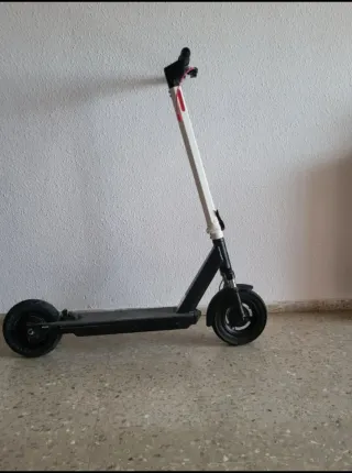 Patinete funciona bien y se para a veses nose porq