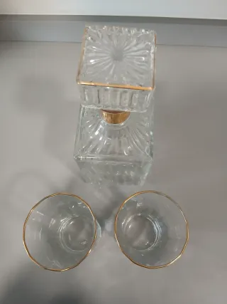 Juego Licorera y 6 Vasos Cristal Dorado